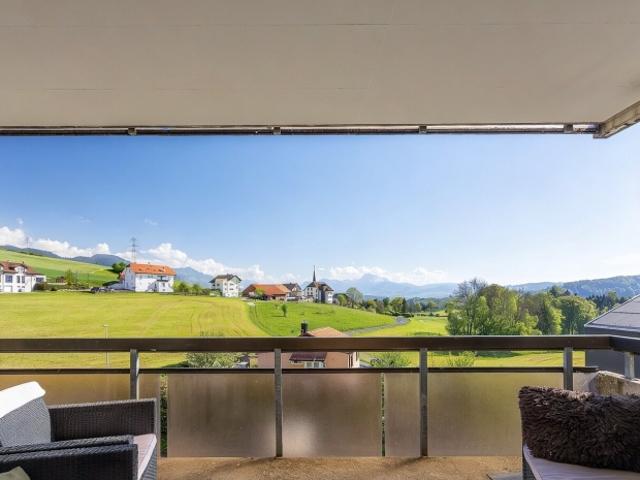 3.5P Wohnung mit Garage, Südbalkon und freiem Blick
