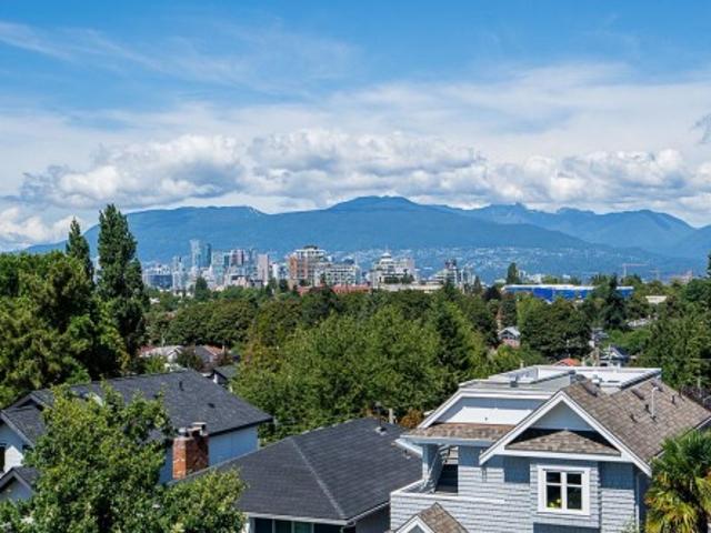 3 676 22Nd Avenue E, Vancouver, BC, V5V 1V4 duplex for sale | Listing ID R3151 | Royal LePage