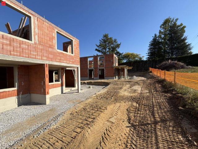3.682 EUR/m²: Doppelhaushälfte mit Grünblick
