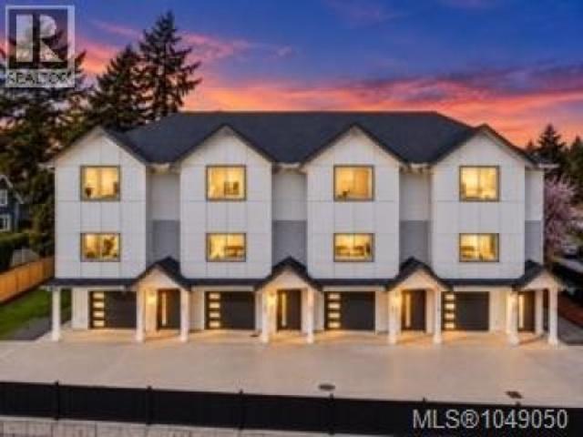 3 621 Broadway St, Saanich, BC, V8Z 2G5 house for sale | Listing ID 1049 | Royal LePage