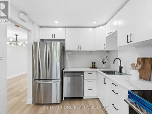3 7874 Jeanne D'Arc Boulevard, Ottawa, ON, K1C 2E9 townhouse for sale | Listing ID X13643 | Royal LePage