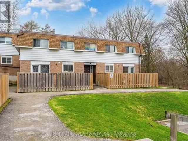 3 730 Cedar Street, Oshawa Lakeview, ON, L1H 4M6 townhouse for sale | Listing ID E13575 | Royal LePage