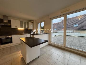 3%COM Beau F4 avec grande terrasse garage cave