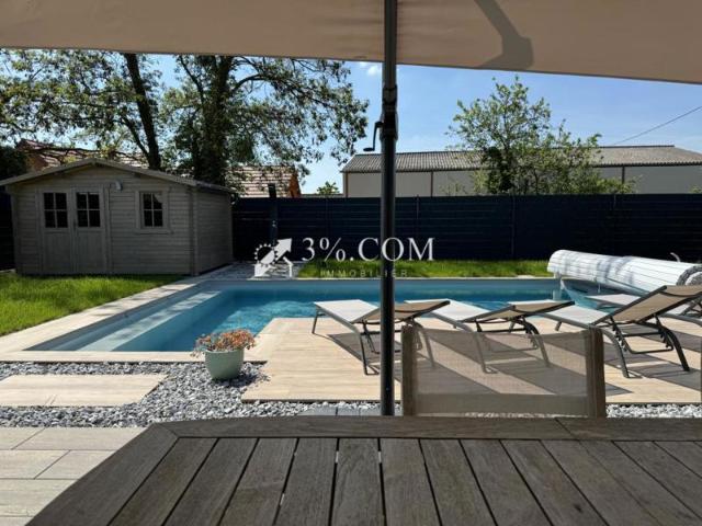 3%COM Belle maison contemporaine avec piscine