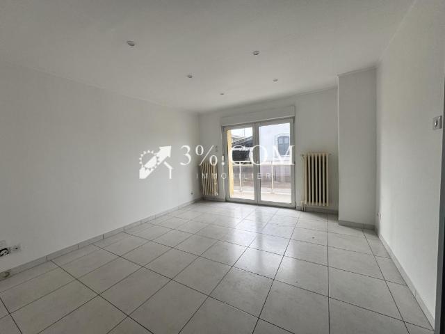 3%COM Grand F4 avec balcon cour et caves