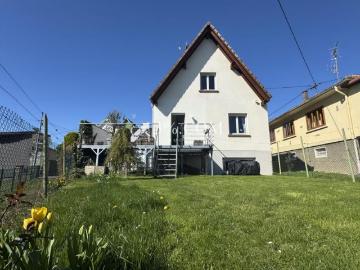 3%COM Jolie maison avec 4 chambres 3 salles de bain jard