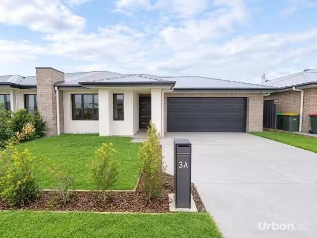3a Lilium Street, Lochinvar Townhouse for rent Listed by Bron.