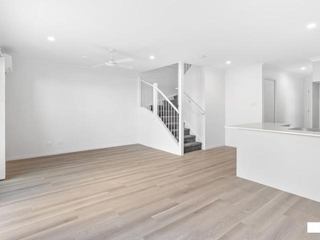 3Bed, Full A/C, Near New 13/367 Bracken Ridge Road, Bracken Ridge