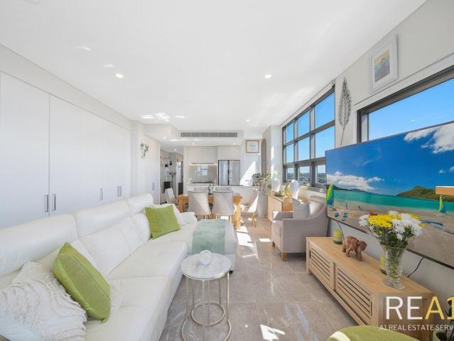 3Bed +Study Room with Double Parking Penthouse For Rent
