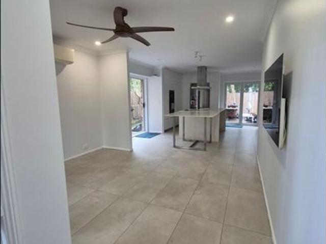 3bed 2 bath Townhouse Morningside