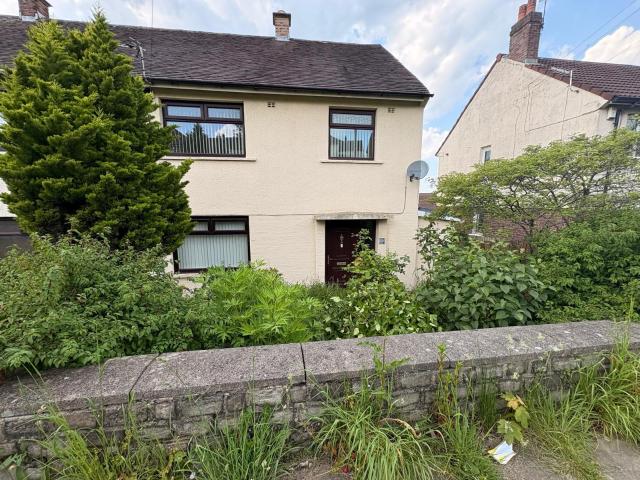 3beds SEMI DETACHED For Rent