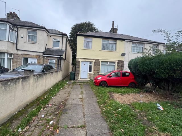 3beds SEMI DETACHED For Rent