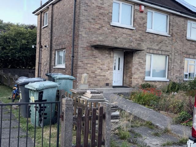 3beds SEMI DETACHED For Rent