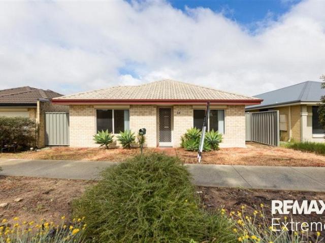 3Bedroom, 2Bathroom plus Study, Walk to Train Station