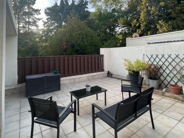 3bedroom apartment 90m2 large terrace