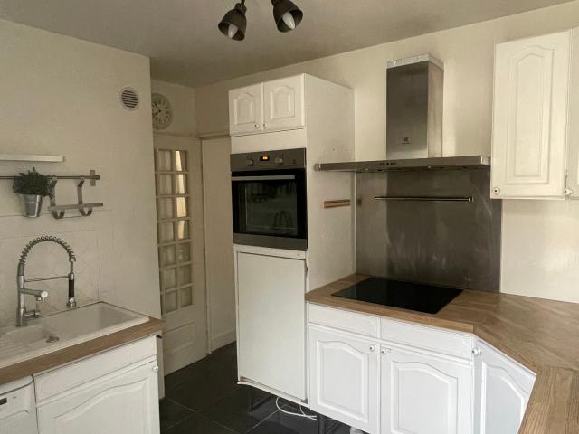 3bedroom apartment 90m2 large terrace