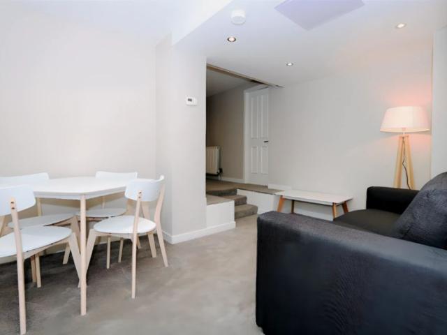 3Bedrooms, 1Bathrooms