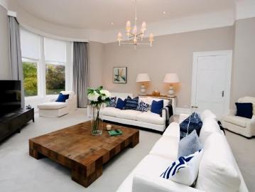 3Bedrooms, 2Bathrooms