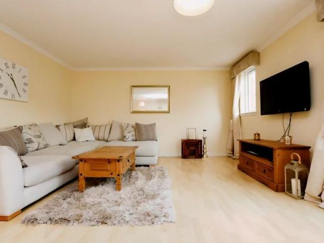 3Bedrooms, 2Bathrooms