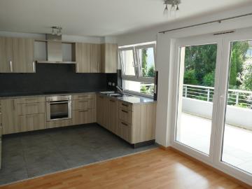 3BR, 3 min. Panzer, Beautiful modern apart. in prime location