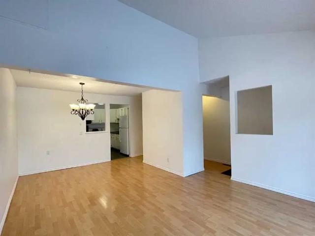 3BR, 2 BA Oakridge Family Townhouse — 3 Bedrooms Townhouse