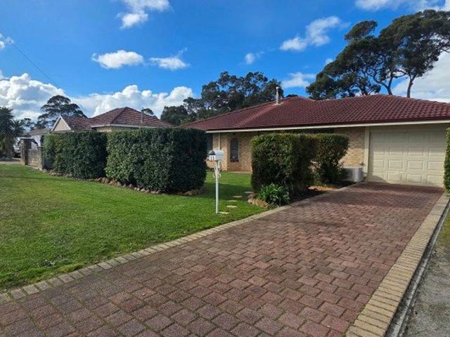 3x2 Family Home: Land 908m2 Building Size 141m2 mid to high $700,000