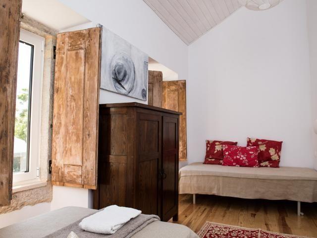 3BR Apartment with Suite & Patio – Close to Sintra