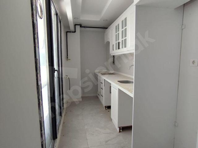 3E İNSATTAN AKCABURGAZDA YENİ YAPI KELEPİR YUKSEK GİRİS DAİRE