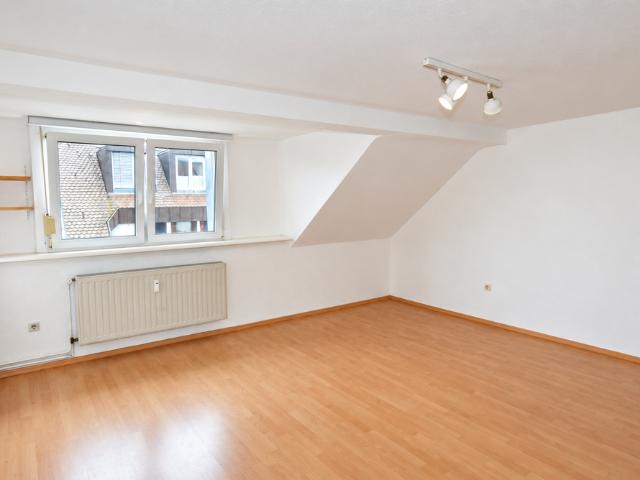 3er WGs aufgepasst! Zentrale, ruhige und helle Wohnung mit Balkon