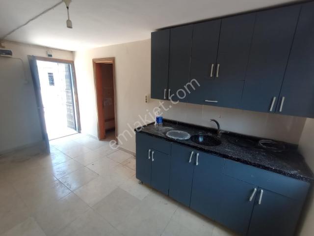 3ev Emlak'tan Acıbadem Hastanesi Yakınında 1+1 Kiralık Müstakil