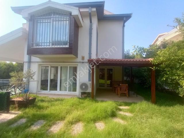 3ev Emlak'tan Kurttepe'de 12+2 Prestijli Kiralık Villa