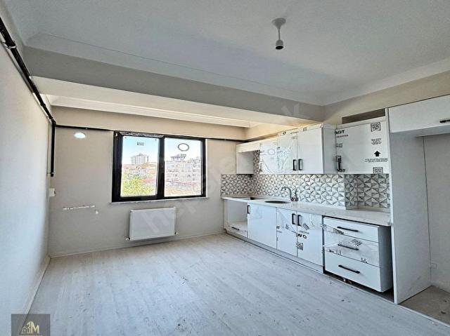 3M GAYRİMENKUL GÜVENSİYLE CADDEYE YAKIN 2+1 AVANTAJLI DAİRE !