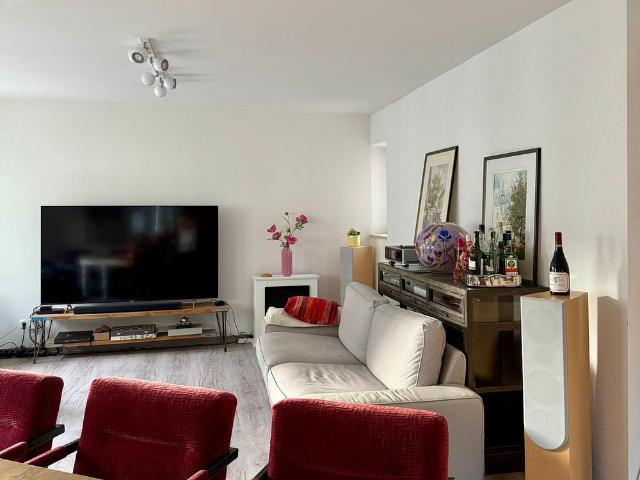 3SZ Marktplatz Küch 2Bäd möbl./unmö / 3 BR Market Square Kitch 2 Bathro Furni/Unfur. Short Term Avai