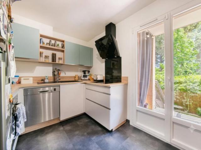 3P DE 70M² REFAIT A NEUF AVEC JARDIN ET PARKING QUARTIER SAINT JEROME