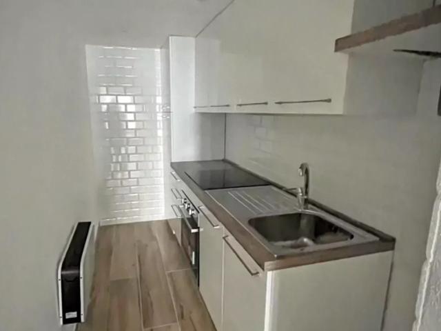 3P NEUF à vendre à Moulinet. Balcon