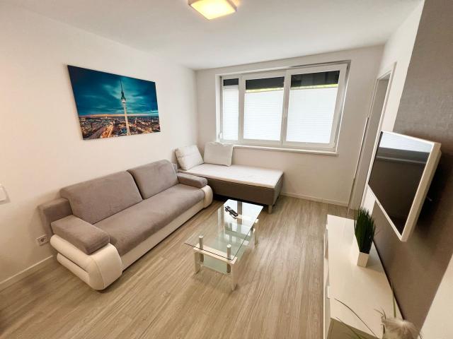 3P new 2 room apartment free internet, 5.4 km from Alexanderplatz, Berlin Amsterdam Apartments for Rent