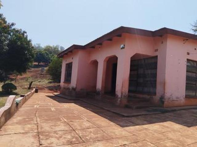 3room house on available at phiphidi.
