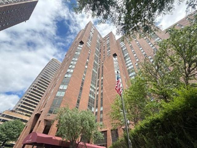 3rd Ave Apt 28c