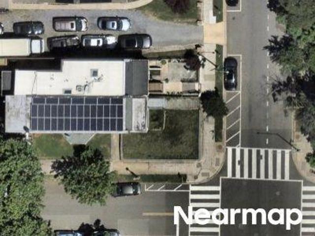 3rd St NE