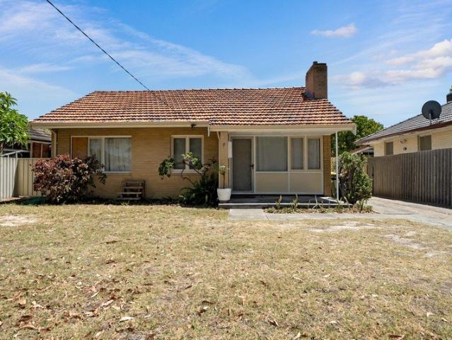 3x1 IN GREAT LOCATION!