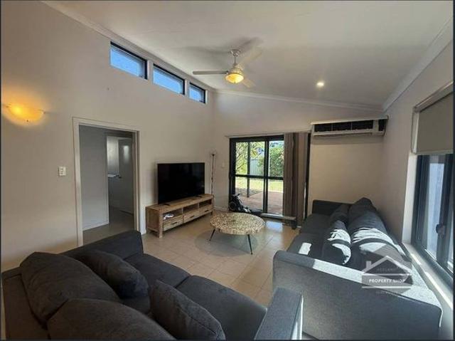 3x2 Furnished Family Home, Available Now!