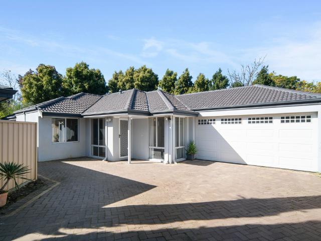 3x2 Kelmscott Gem!
