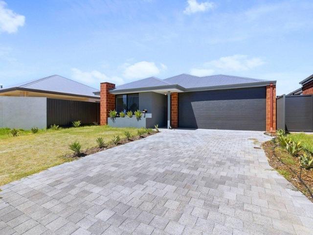 3x2 House in Byford with multiple living spaces