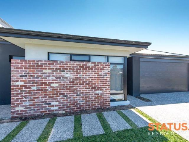 3X2 HOUSE & LAND EGLINGTON