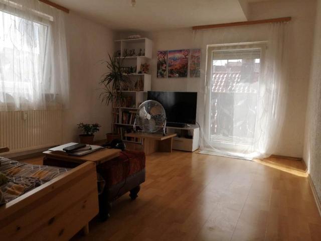 3Zi Wohnung in DG ist ab 01.12.2026 frei. Kaltmiete 900 Euro