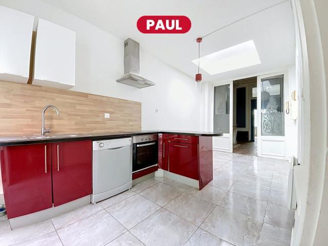 T3 63 m2 2 chambres avec salle d'eau cour/terrasse 20 m2 Rue de Puebla Centre