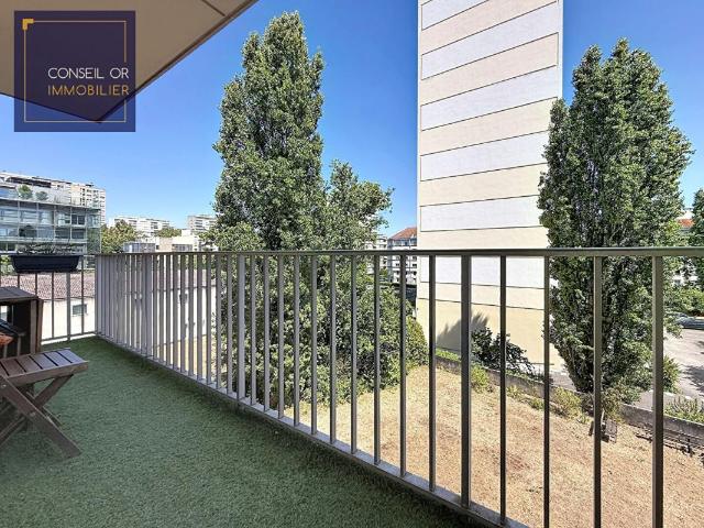 T3 69 m2 2 chambres balcon parking et cave