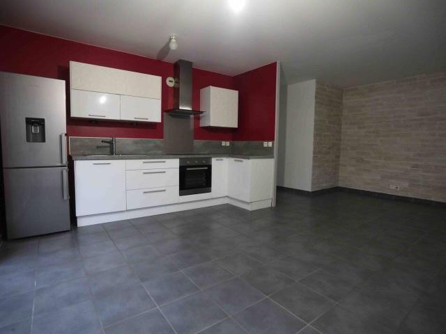 T3 69 m2 2 chambres rez de chaussée avec terrasse parkin