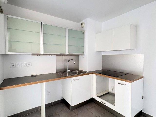 T3 72m2 Terrasse + Parking Eau chaude & chauffage inclus