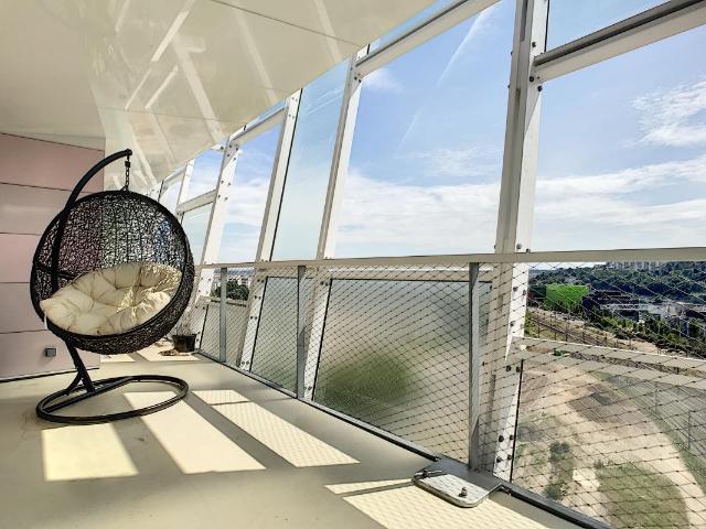 T3 – 77.80 m2 – GARAGE – TERRASSE 33.80 m² – 69002 – LYON